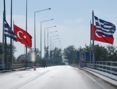Ο τουρκικός Τύπος για την χθεσινή έκδοση-εξπρές των 2 Τούρκων στρατιωτικών (φωτό)
